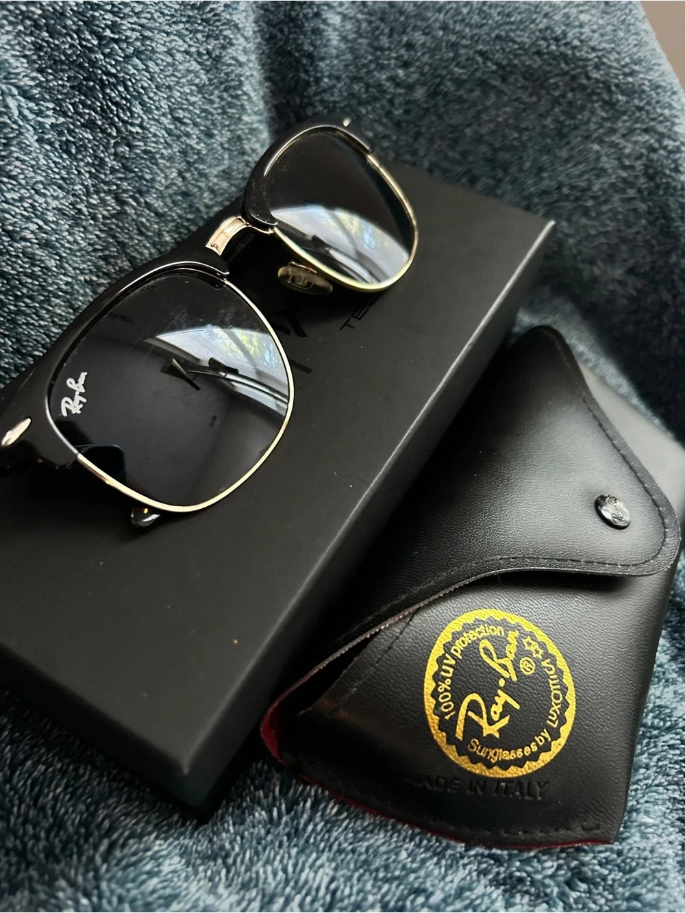 Ray-Ban RB3016 Clubmaster Sunglasses Black & Gold – Case + Box